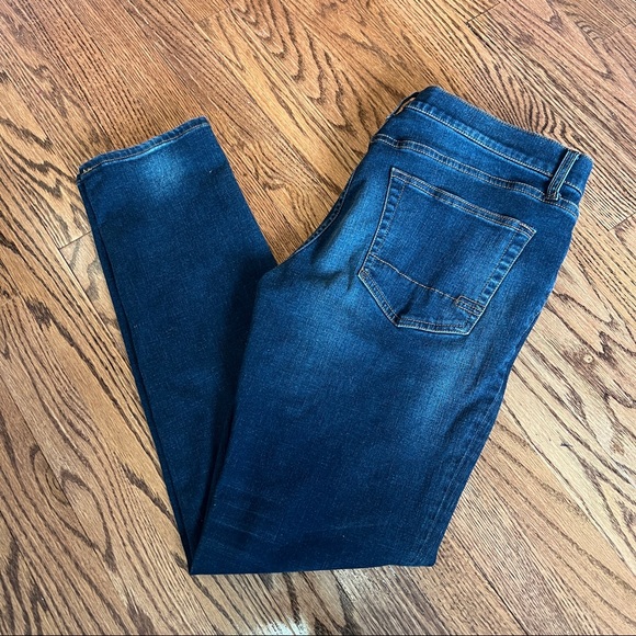 NWOT Aeropostale Dark Wash Slim Fit Jeans - Picture 1 of 4